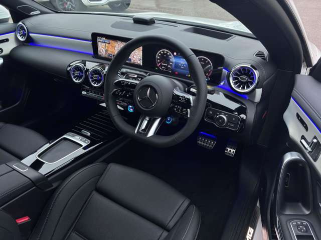 CLAクラスAMG CLA45 S 4マチックプラス 4WD