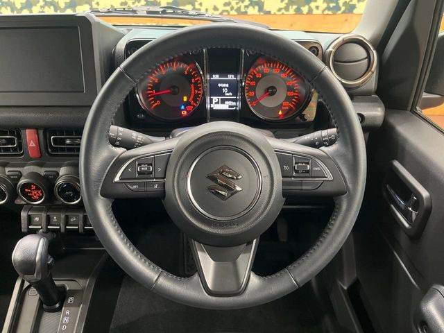 �y�����v�����X�e�A�����O�z�㎿�Ȋv���g�p���邱�ƂŁA��ɂ����������݂ƂĂ��^�]���₷���n���h���ł���