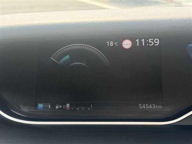 大好評のボディコーティング「ハイモースコート」もご納車までに施工可能。雨染みや線傷など中古車だからと諦めていませんか?ピカピカの状態でお乗り出しいただけます。