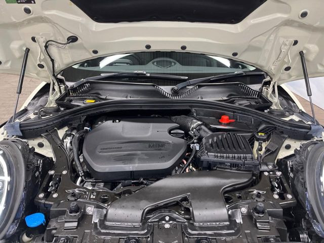 �����X�ł́A�e���[�J�[�̐�p�f�f�e�X�^�[�𓱓��B���Ǝ��i�����e�N�j�J���X�^�b�t���풓���Ă���܂��̂ŁA������̍ۂɂ����S���Ă����p���������܂��B