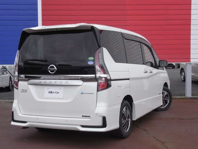 セレナ1.2 e-POWER ハイウェイスターV