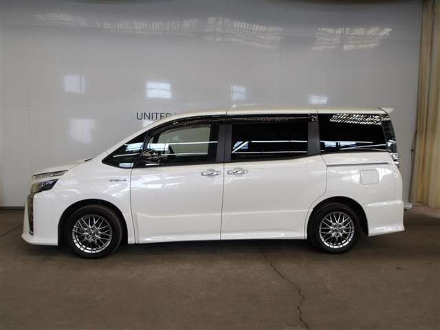 ヴォクシー1.8 ハイブリッド ZS 煌