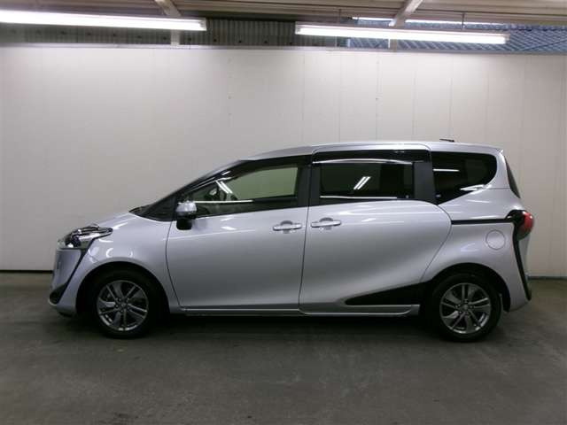 シエンタハイブリッド 1.5 ファンベース G クエロ