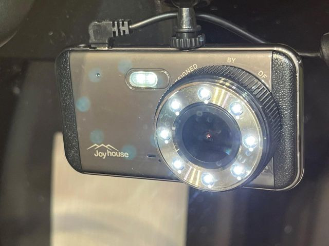 �y�h���C�u���R�[�_�[�z�h���C�u���R�[�_�[����!���s���͂������A������^�]�⎖�̂ɑ��������ہA�f���ŋL�^���A����̃��X�N�ɔ����܂��B���L�^�pSD�J�[�h�͂��q�l�����g�ł��������������K�v������܂��B