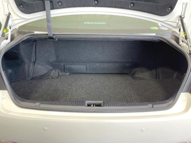 ���i�̂���������ʋ΁A���}���ɏ\���ȉ׎��X�y�[�X���m�ۂ��Ă���܂��B