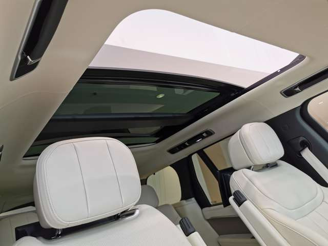 レンジローバーファースト エディション 3.0L P440e スタンダードホイールベース 4WD