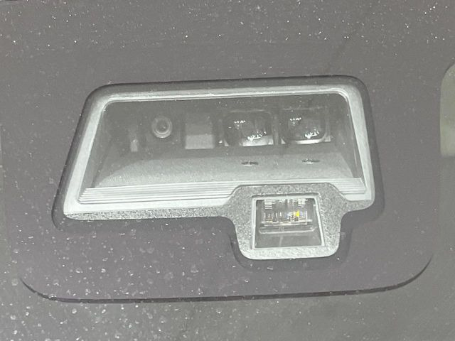 �y�X�Y�L �Z�[�t�e�B�T�|�[�g�z���s���ɑO���̎ԗ�����F�����A�Փ˂������Ȏ��͌x��ƃu���[�L�ŏՓˉ���Ɣ�Q�y�����A�V�X�g�B�����S�Ƀh���C�u�����y���݂��������܂��B