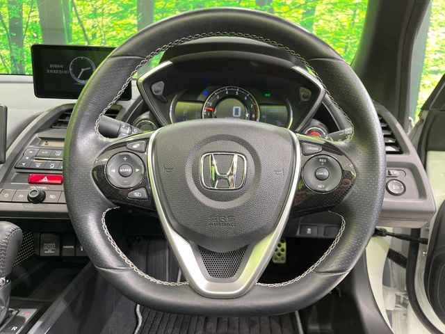 �y�����v�����X�e�A�����O�z�㎿�Ȋv���g�p���邱�ƂŁA��ɂ����������݂ƂĂ��^�]���₷���n���h���ł���