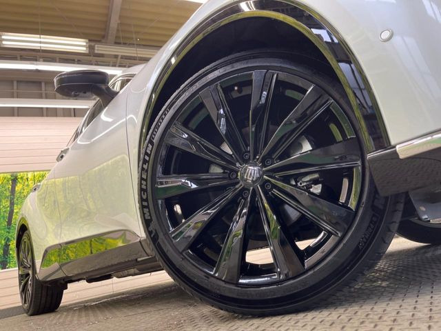 �y����21�C���`�A���~�z�C�[���z�O�ςɃ}�b�`���������A���~�z�C�[���𑕒����Ă���܂��B�e��ЊO�A���~�z�C�[����A�X�^�b�h���X�^�C�����戵�����Ă���܂��B���񂲑��k����������