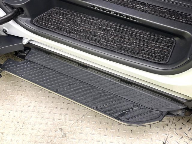 ���[�J�[�I�v�V�����́y���j�o�[�T���X�e�b�v�z�𑕔��B�X���C�h�h�A�ƘA�������X�e�b�v�ɂ��A�����Ȃ��q�l�̏��~�肪���Ղ��Ȃ�܂���