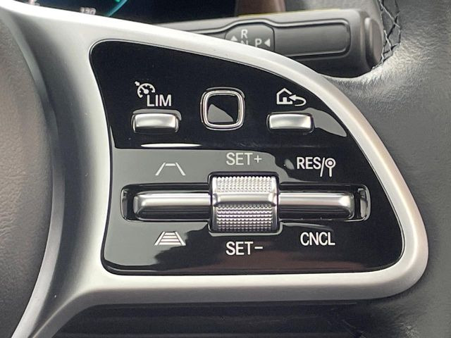 ���f�B�X�g���j�b�N�v���X:�s�s�A�x�O�A�������H�Ȃǂ̑��s���ɁA�X�e���I�}���`�p�[�p�X�J�����ƃ��[�_�[�Z���T�[�ɂ��A�O���Ԃ�F�����đ��x�ɉ������Ԋԋ������ێ����鎟����̃N���R��!