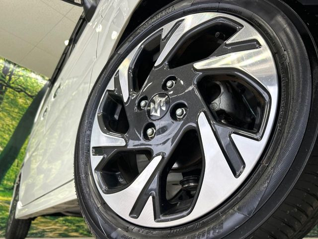 �y����15�C���`�A���~�z�C�[���z�O�ςɃ}�b�`���������A���~�z�C�[���𑕒����Ă���܂��B�e��ЊO�A���~�z�C�[����A�X�^�b�h���X�^�C�����戵�����Ă���܂��B���񂲑��k����������