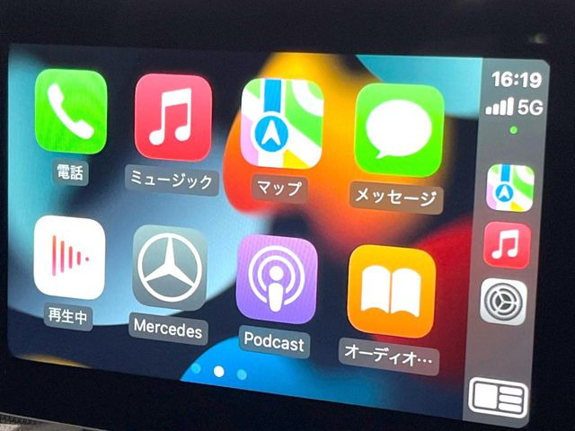 ��Apple Car Play:�X�}�z�Ƃ̗L���ڑ��ŁA�i�r�E�I�[�f�B�I�Đ��ȂǃX�}�z�̃A�v���@�\����ʂł��g����֗��@�\�ł�!