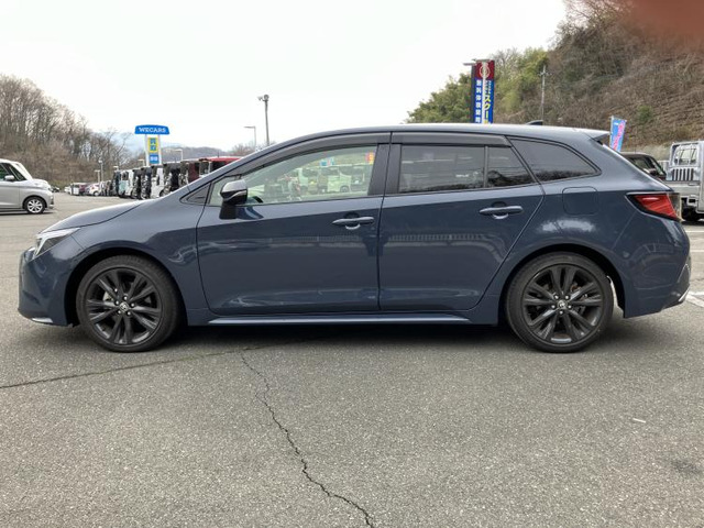 カローラツーリング1.8 ハイブリッド W×B