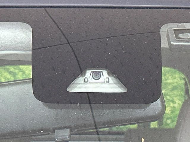 �y�X�}�[�g�A�V�X�g�z���s���ɑO���̎ԗ�����F�����A�Փ˂������Ȏ��͌x��ƃu���[�L�ŏՓˉ���Ɣ�Q�y�����A�V�X�g�B�����S�Ƀh���C�u�����y���݂��������܂��B