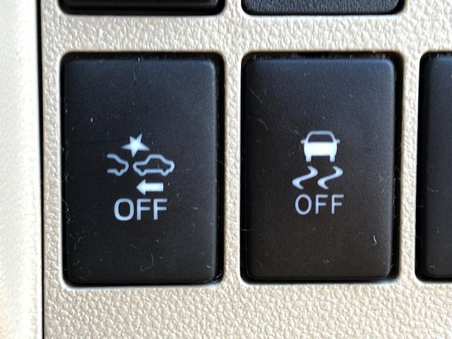 ���y�Փ˔�Q�y���V�X�e���z�a�؂Ȃǂł̒ᑬ���s���A�O���̎ԗ������[�U�[���[�_�[�����m���A�Փ˂�����ł��Ȃ��Ɣ��f�����ꍇ�ɁA�ً}�u���[�L���쓮�B�Ǔ˂Ȃǂ̊댯������A�܂��͏Փ˂̔�Q���y�����܂��B