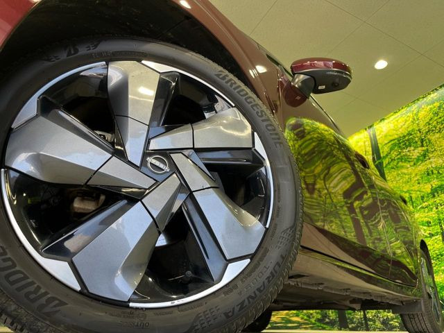 �y����17�C���`�A���~�z�C�[���z�O�ςɃ}�b�`���������A���~�z�C�[���𑕒����Ă���܂��B�e��ЊO�A���~�z�C�[����A�X�^�b�h���X�^�C�����戵�����Ă���܂��B���񂲑��k����������