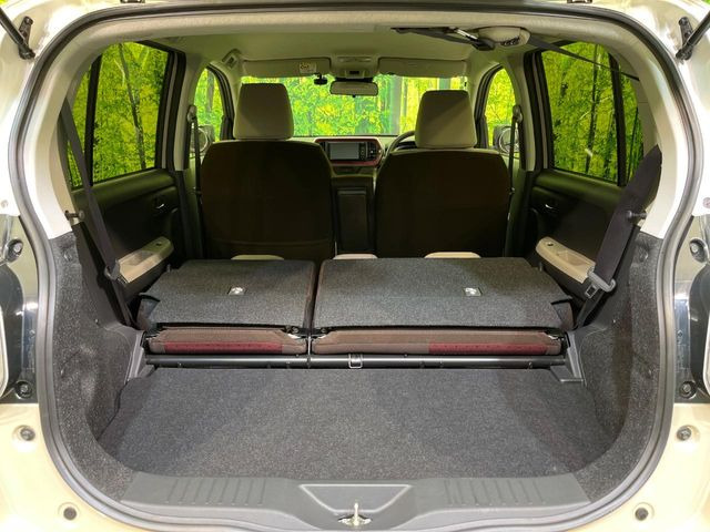 ���i�̂���������ʋ΁A���}���ɏ\���ȉ׎��X�y�[�X���m�ۂ��Ă���܂��B�Z�J���h�V�[�g��|���ƁA�傫�ȉו��̐ύڂ��\�ł���