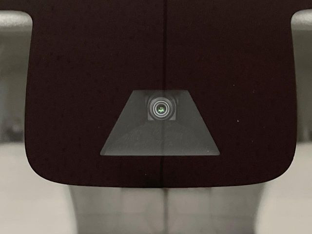 �y�O�He-Assist�z���s���ɑO���̎ԗ�����F�����A�Փ˂������Ȏ��͌x��ƃu���[�L�ŏՓˉ���Ɣ�Q�y�����A�V�X�g�B�����S�Ƀh���C�u�����y���݂��������܂��B