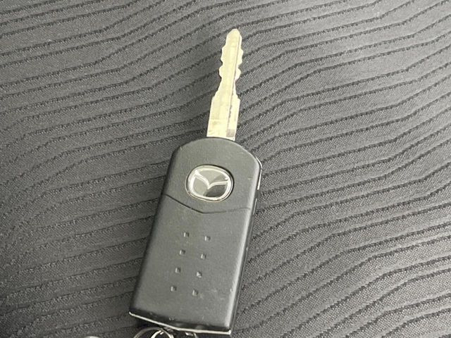 【キーレス】少し離れた場所からでもボタン一つでドアの開錠・施錠ができるのでとっても便利!ドアの鍵穴周りに傷をつけることもありません♪