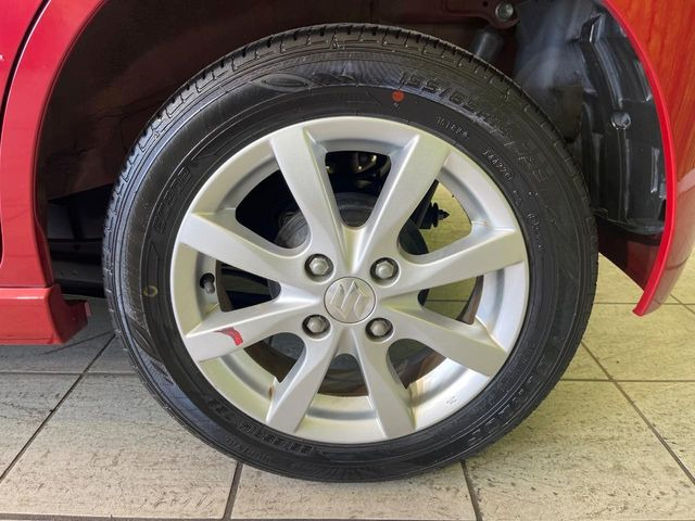 �y����15�C���`�A���~�z�C�[���z�O�ςɃ}�b�`���������A���~�z�C�[���𑕒����Ă���܂��B�e��ЊO�A���~�z�C�[����A�X�^�b�h���X�^�C�����戵�����Ă���܂��B���񂲑��k����������