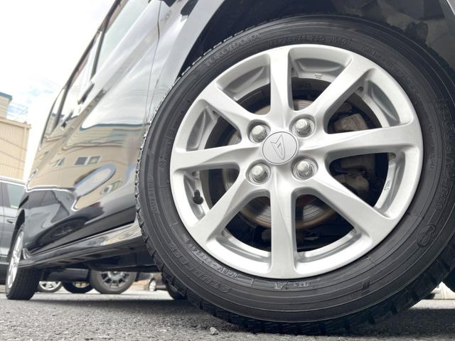 �y14�C���`�A���~�z�C�[���z�O�ςɃ}�b�`�����A���~�z�C�[���𑕒����Ă���܂��B�e��A���~�z�C�[����A�X�^�b�h���X�^�C�����戵�����Ă���܂��B���񂲑��k����������