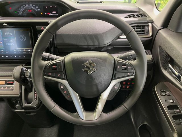 �y�����v�����X�e�A�����O�z�㎿�Ȋv���g�p���邱�ƂŁA��ɂ����������݂ƂĂ��^�]���₷���n���h���ł���