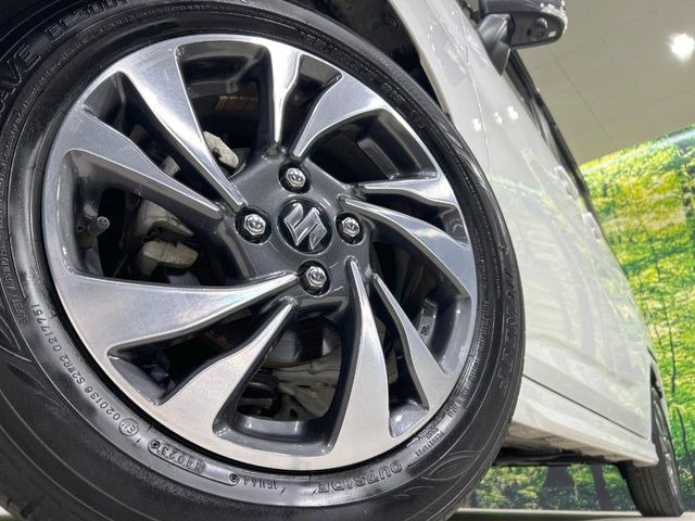 �y����15�C���`�A���~�z�C�[���z�O�ςɃ}�b�`���������A���~�z�C�[���𑕒����Ă���܂��B�e��ЊO�A���~�z�C�[����A�X�^�b�h���X�^�C�����戵�����Ă���܂��B���񂲑��k����������