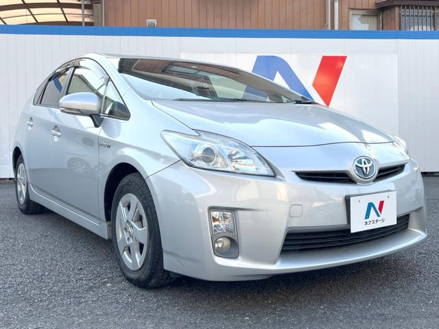 高透明度のガラス皮膜で撥水はもちろん、上質なツヤ・光沢を実現。紫外線や酸性雨から大切な愛車を保護し、色あせ・劣化を防止。「弾スプラッシュコート」、「弾プリミッサコート」からお選びいただけます。