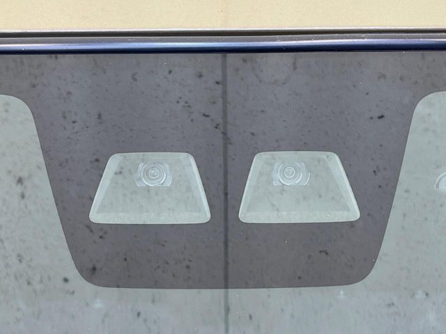 �y�X�}�[�g�A�V�X�g�z���s���ɑO���̎ԗ�����F�����A�Փ˂������Ȏ��͌x��ƃu���[�L�ŏՓˉ���Ɣ�Q�y�����A�V�X�g�B�����S�Ƀh���C�u�����y���݂��������܂��B