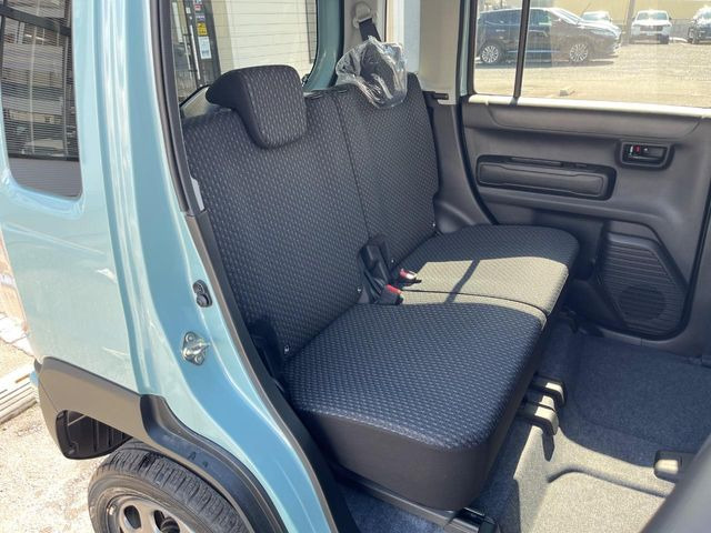 ���i���ȃI���W�i���t���A�}�b�g���I�v�V�����ɂĂ��p�ӂ��Ă���܂��B���D���ȃf�U�C����J���[�����Ԃɍ��킹�đI��ł����������Ƃ��ł��܂���