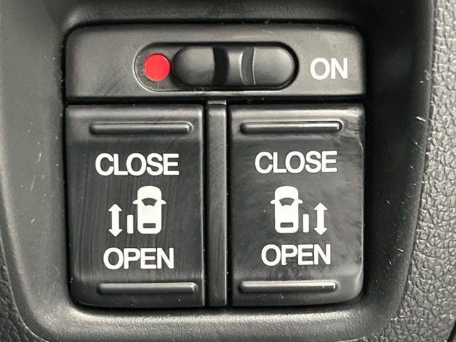 �y�����p���[�X���C�h�h�A�z�X�}�[�g�L�[��^�]�Ȃ̃X�C�b�`�Ō�ȗ����X���C�h�h�A�̊J���\���d��������͂����ăh�A���J����K�v�������A�����Ȃ��q�l�ł��ȒP�ɊJ���߂ł����K�ł���