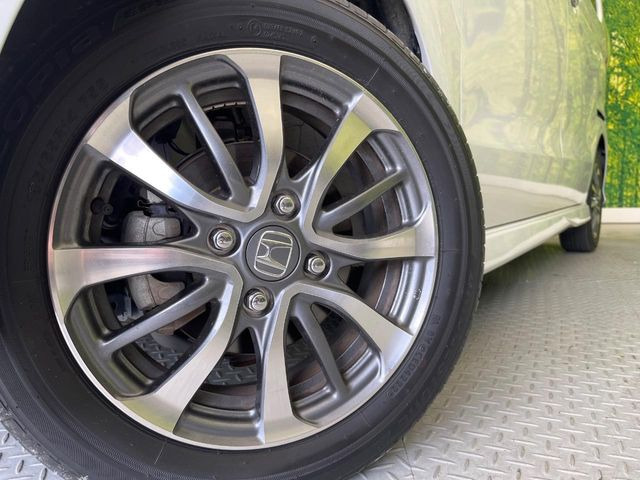 �y����14�C���`�A���~�z�C�[���z�O�ςɃ}�b�`���������A���~�z�C�[���𑕒����Ă���܂��B�e��ЊO�A���~�z�C�[����A�X�^�b�h���X�^�C�����戵�����Ă���܂��B���񂲑��k����������