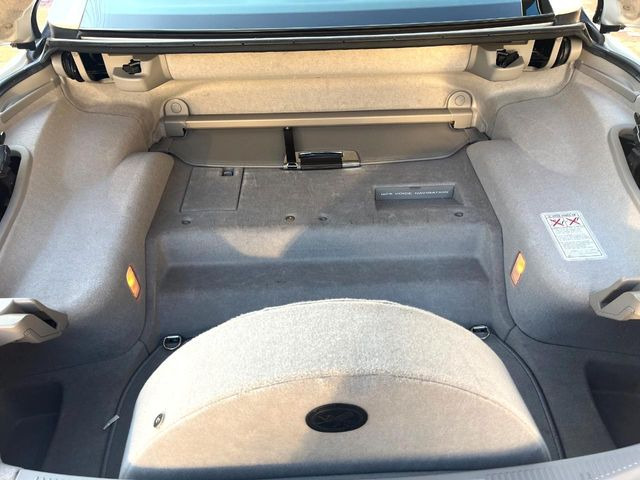 普段のお買い物や通勤、送迎等に十分な荷室スペースを確保しております。