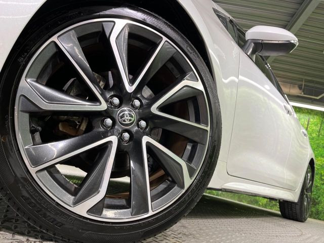 �y����18�C���`�A���~�z�C�[���z�O�ςɃ}�b�`���������A���~�z�C�[���𑕒����Ă���܂��B�e��ЊO�A���~�z�C�[����A�X�^�b�h���X�^�C�����戵�����Ă���܂��B���񂲑��k����������