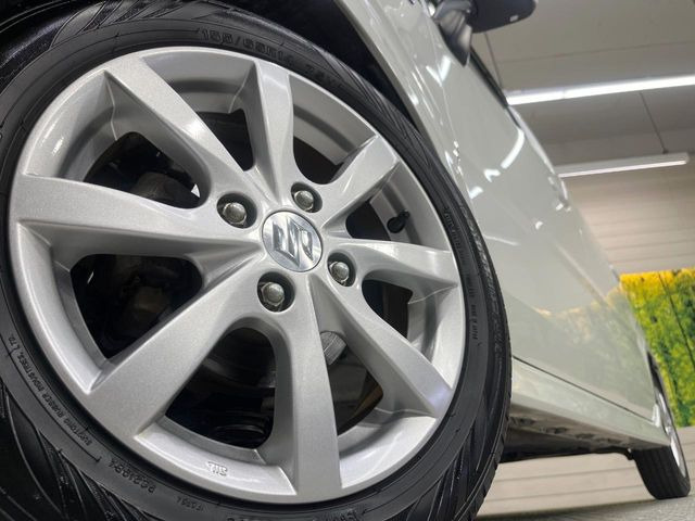 �y�����A���~�z�C�[���z�O�ςɃ}�b�`���������A���~�z�C�[���𑕒����Ă���܂��B�e��ЊO�A���~�z�C�[����A�X�^�b�h���X�^�C�����戵�����Ă���܂��B���񂲑��k����������