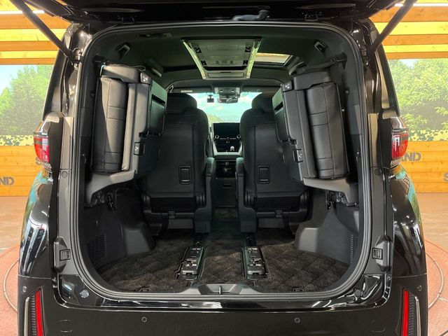 ���ڃV�[�g�͑O��X���C�h���\�ł��B���ɉ�����Α������L������������A�O�ɋl�߂�Α傫�ȃ��Q�b�W�X�y�[�X���m�ۂł��܂��B�V�[���ɉ����Ďg�������ł��邩��Ƃ��Ă��֗��ł���