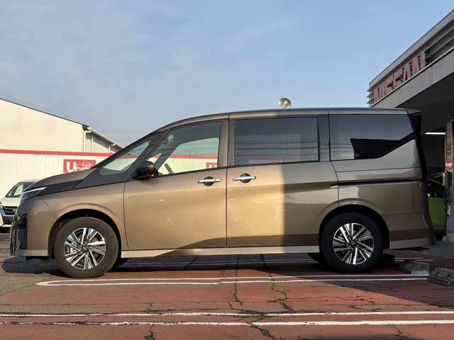 セレナ1.4 e-4ORCE ハイウェイスターV 4WD