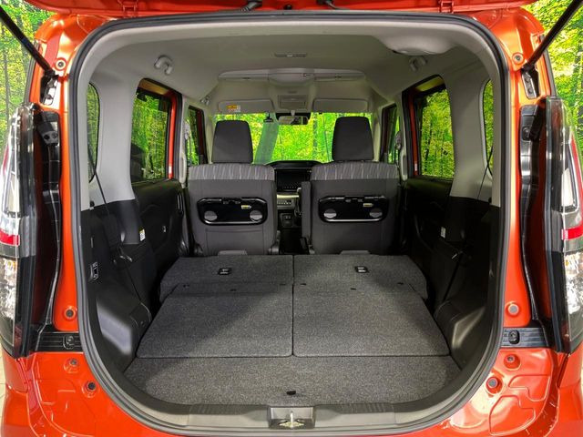 ���i�̂���������ʋ΁A���}���ɏ\���ȉ׎��X�y�[�X���m�ۂ��Ă���܂��B�Z�J���h�V�[�g��|���ƁA�傫�ȉו��̐ύڂ��\�ł���