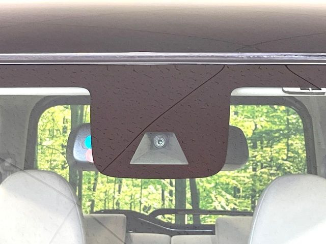 �y�G�}�[�W�F���V�[�u���[�L�z���s���ɑO���̎ԗ�����F�����A�Փ˂������Ȏ��͌x��ƃu���[�L�ŏՓˉ���Ɣ�Q�y�����A�V�X�g�B�����S�Ƀh���C�u�����y���݂��������܂��B