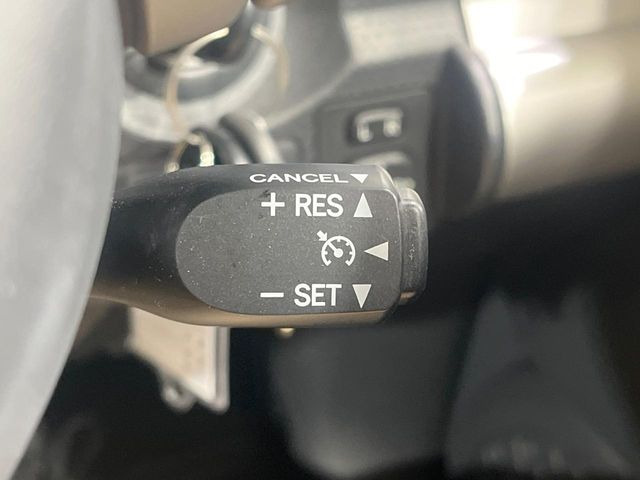 �y�N���[�Y�R���g���[���z�������H�����N���N���s�B�A�N�Z���𗣂��Ă���葬�x�ő��s���ł��A�������^�]���̕��S���y��!�����E�������ȒP�ȃX�C�b�`����Œ����ł��܂��B