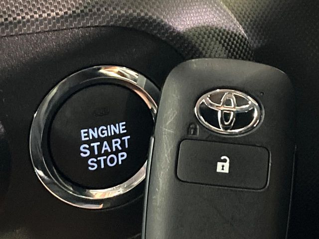 �y�X�}�[�g�L�[�z�J�o����|�P�b�g�ɓ��ꂽ�܂܂ł��h�A�̎{���E�������\�ȃX�}�[�g�L�[�𑕔��B�G���W���̃I���E�I�t�����J�M�����o���K�v����������Ƃ��Ă��֗��ł���