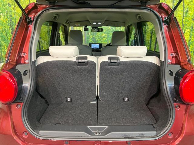 積み下ろしのしやすいデッキにはたっぷりと荷物を積み込んでいただけます。遊びから仕事まで、様々なシーンで頼れます♪