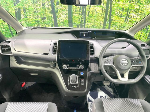 セレナ1.2 e-POWER ハイウェイスターV