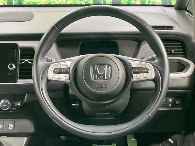 �y�����v�����X�e�A�����O�z�㎿�Ȋv���g�p���邱�ƂŁA��ɂ����������݂ƂĂ��^�]���₷���n���h���ł���