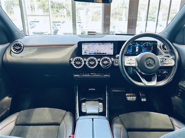 GLAクラスGLA200d 4マチック AMGライン 4WD