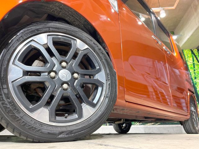 �y����15�C���`�A���~�z�C�[���z�O�ςɃ}�b�`���������A���~�z�C�[���𑕒����Ă���܂��B�e��ЊO�A���~�z�C�[����A�X�^�b�h���X�^�C�����戵�����Ă���܂��B���񂲑��k����������