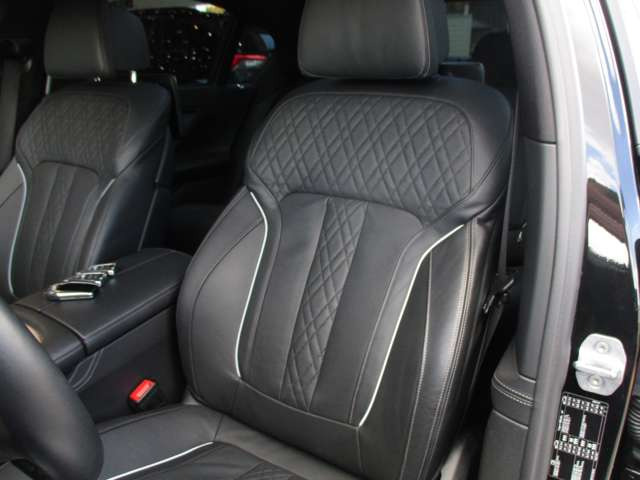 左H・純正ナビ・全方位M・フルセグ・リヤエンタ・サンルーフ・黒革ベンチレーション・マッサージシート・全ドアイージークローズ・Pトランク・純正20AW・革巻きH・パドルシフト