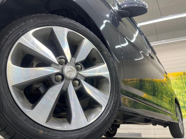 �y�����A���~�z�C�[���z�O�ςɃ}�b�`���������A���~�z�C�[���𑕒����Ă���܂��B�e��ЊO�A���~�z�C�[����A�X�^�b�h���X�^�C�����戵�����Ă���܂��B���񂲑��k����������