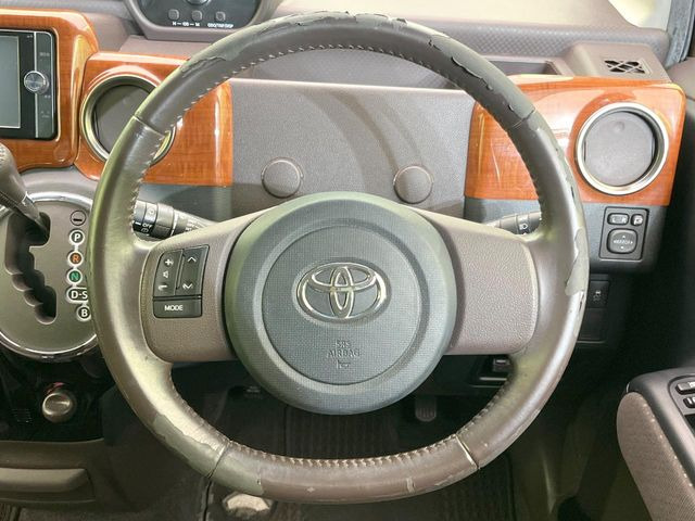 �y�����v�����X�e�A�����O�z�㎿�Ȋv���g�p���邱�ƂŁA��ɂ����������݂ƂĂ��^�]���₷���n���h���ł���